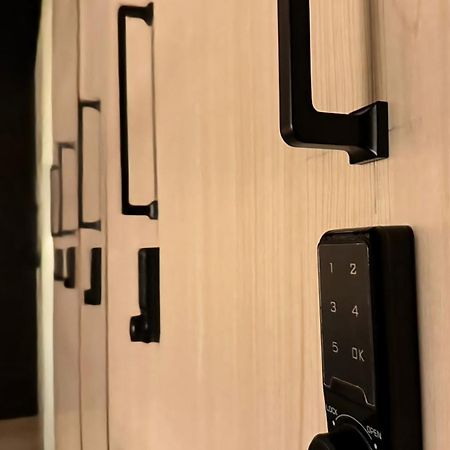 Westay Capsule Hostel 迪拜 外观 照片