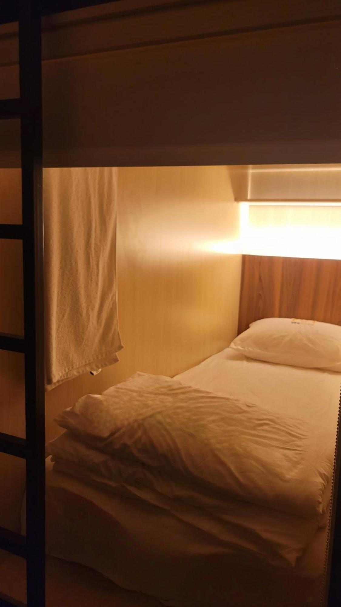 Westay Capsule Hostel 迪拜 外观 照片