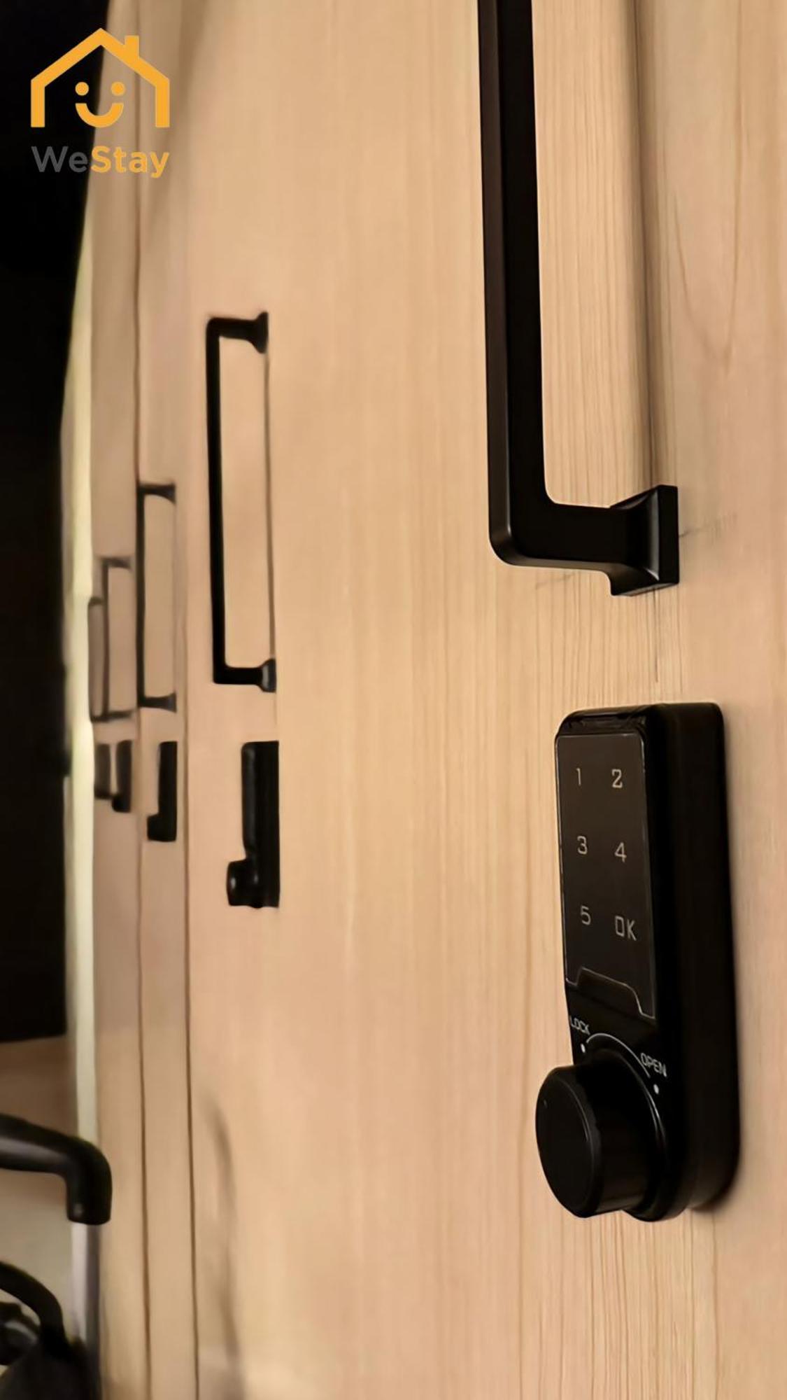 Westay Capsule Hostel 迪拜 外观 照片