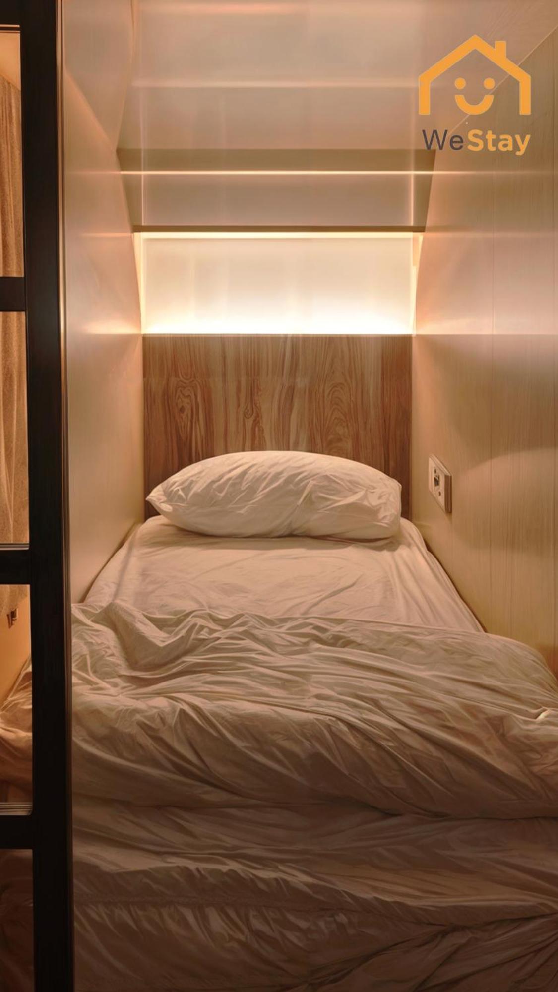 Westay Capsule Hostel 迪拜 外观 照片